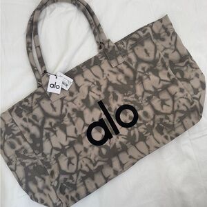 ALO Yoga Tie-Dye Canvas Tote Bag - Taupe & Gray with Black Logo